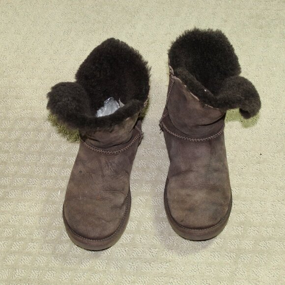 UGG Australia Bailey Button Brown Sheepskin Women’s Boots Size 7 S/N 5803 - Picture 2 of 6